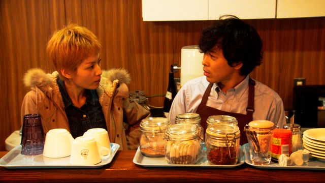 シンガー・堂島孝平が主演！映画『さよならケーキと不思議なランプ』フォトギャラリー（2枚目）