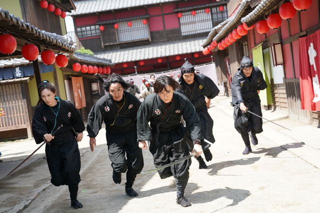 最強の敵オイランダは元宝塚・陽月華！Vシネ『忍風戦隊ハリケンジャー20th』場面写真（11枚目）