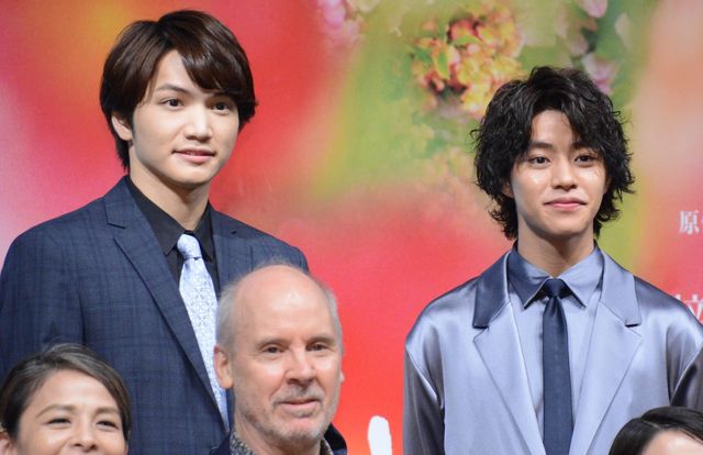 橋本環奈＆上白石萌音が千尋役！舞台「千と千尋の神隠し」製作発表会見（3枚目）