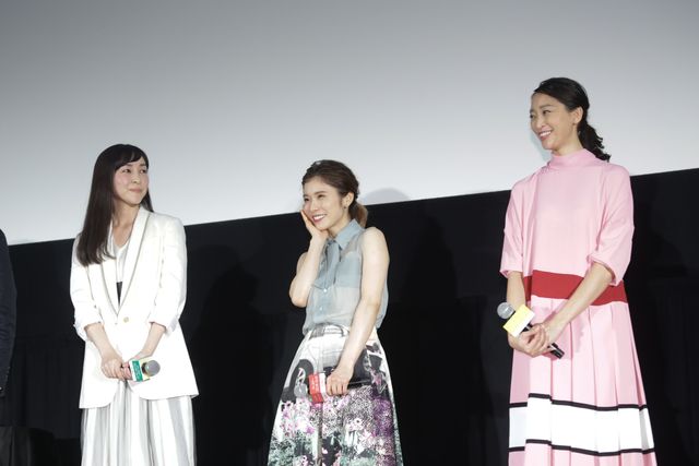 松岡茉優、特製ケーキにフーッ！杏＆麻生久美子らと『バースデー・ワンダーランド』初日を祝福（8枚目）