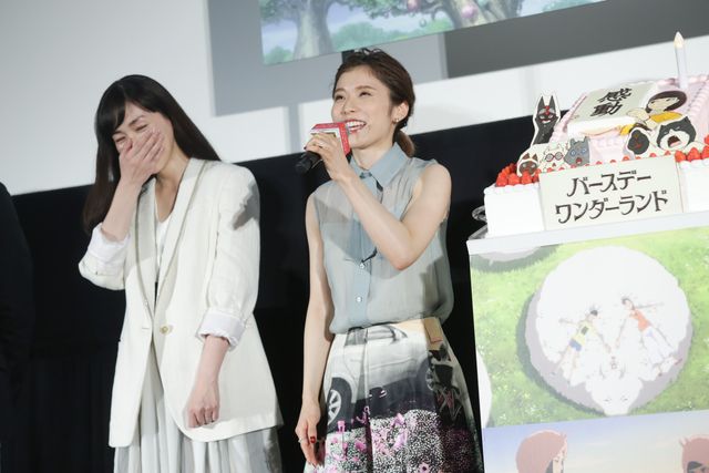 松岡茉優、特製ケーキにフーッ！杏＆麻生久美子らと『バースデー・ワンダーランド』初日を祝福（13枚目）