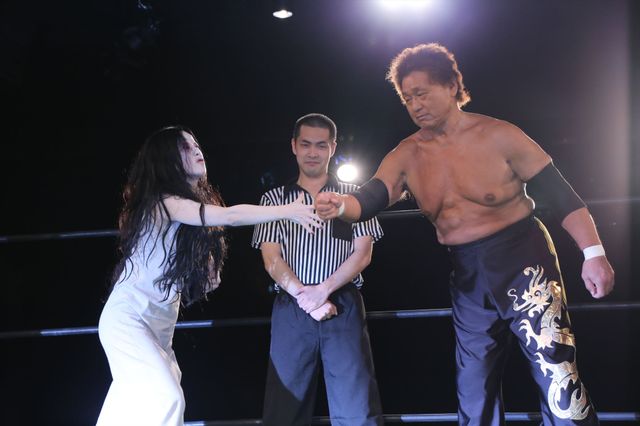 伽椰子と天龍源一郎がリングでバトル！『呪怨　－ザ・ファイナル－』公開直前イベント：フォトギャラリー