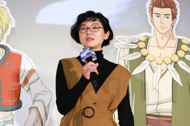 ほほ笑む浜辺美波が美しい　映画『金の国　水の国』公開記念舞台あいさつ（4枚目）