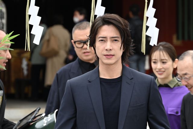 山下智久＆福原遥ら、神田明神でヒット祈願！映画『正直不動産』キャスト集結（3枚目）