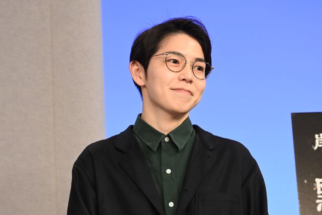 飯豊まりえ、ふんわり花柄ドレスで登壇！「泉京香は黙らない」取材会（8枚目）