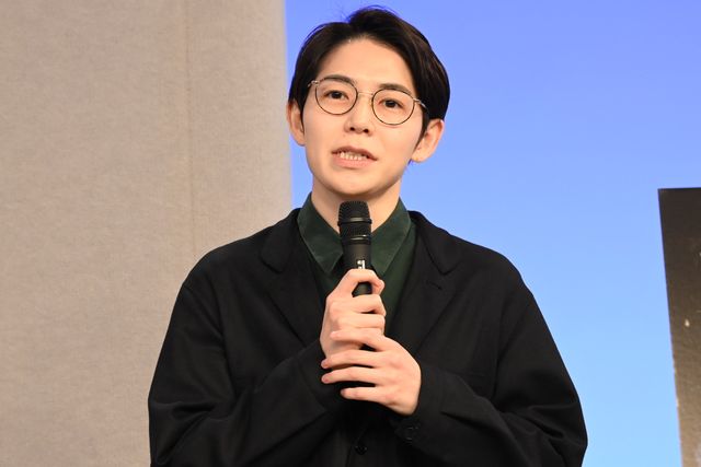 飯豊まりえ、ふんわり花柄ドレスで登壇！「泉京香は黙らない」取材会（13枚目）