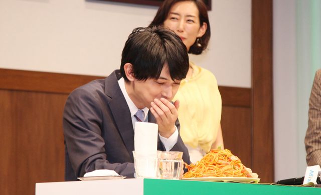 西島秀俊&吉沢亮のはにかみ笑顔!アフラック新商品発表会:フォトギャラリー