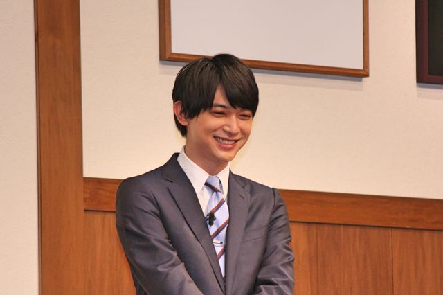 西島秀俊＆吉沢亮のはにかみ笑顔！アフラック新商品発表会（6枚目）