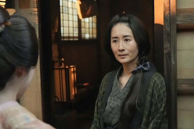 サワ（円井わん）の母（河井青葉）は…朝ドラ「ばけばけ」第80回の場面写真：フォトギャラリー