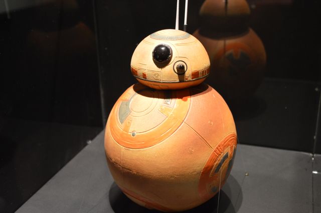 井波彫刻による映画ポスターも！「最後のスター・ウォーズ」展、会場の様子（8枚目）