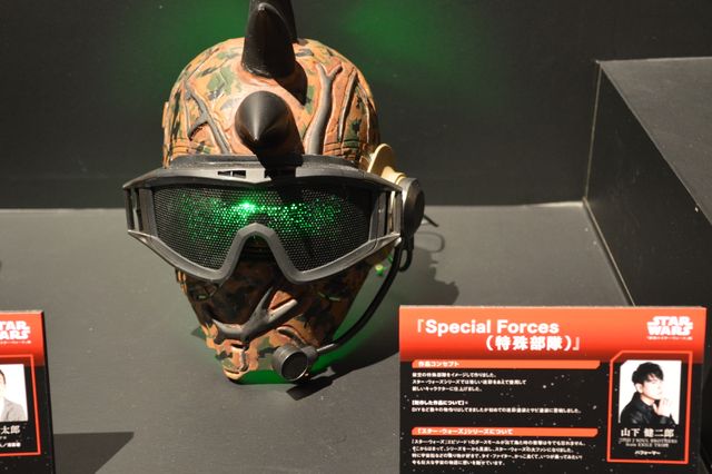 井波彫刻による映画ポスターも！「最後のスター・ウォーズ」展、会場の様子（13枚目）