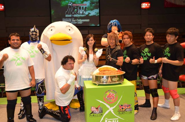 串田アキラ、後楽園ホールのリング上で「ギャバン」熱唱に、三沢ファンも涙！　画像ギャラリー（4枚目）