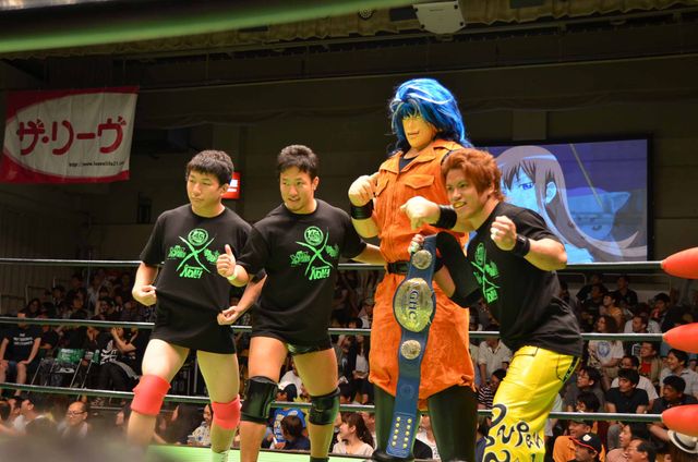 串田アキラ、後楽園ホールのリング上で「ギャバン」熱唱に、三沢ファンも涙！　画像ギャラリー（12枚目）