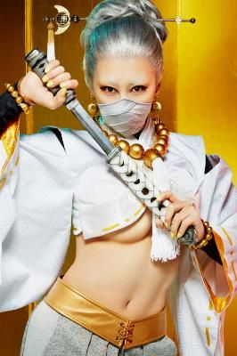 浅田舞が大胆衣装お披露目！舞台「煉獄に笑う」ビジュアル：フォトギャラリー