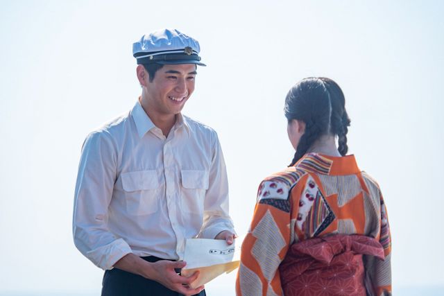 険しい表情の嵩（北村匠海）と蘭子（河合優実）…朝ドラ「あんぱん」第14回（2枚目）