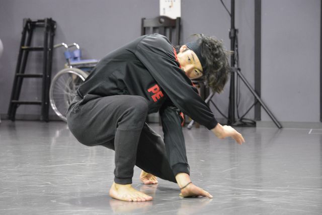 松たか子＆森山未來、汗ほとばしる稽古風景公開！舞台「メトロポリス」（5枚目）