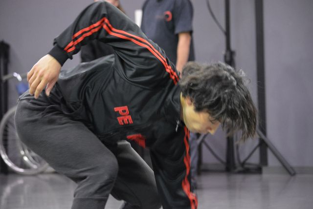 松たか子＆森山未來、汗ほとばしる稽古風景公開！舞台「メトロポリス」（10枚目）