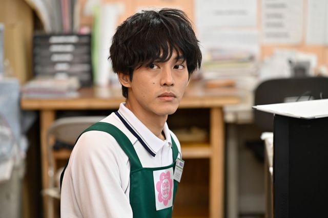 松坂桃李×麻生久美子×井浦新「あのときキスしておけば」初回場面写真（4枚目）