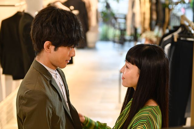 松坂桃李×麻生久美子×井浦新「あのときキスしておけば」初回場面写真（7枚目）