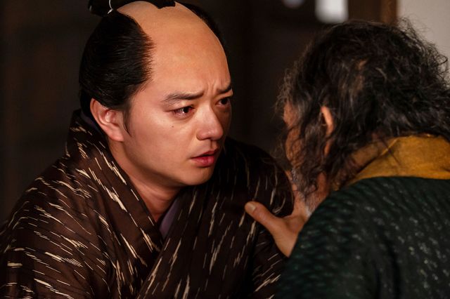 第30回より歌麿（染谷将太）と鳥山石燕（片岡鶴太郎）