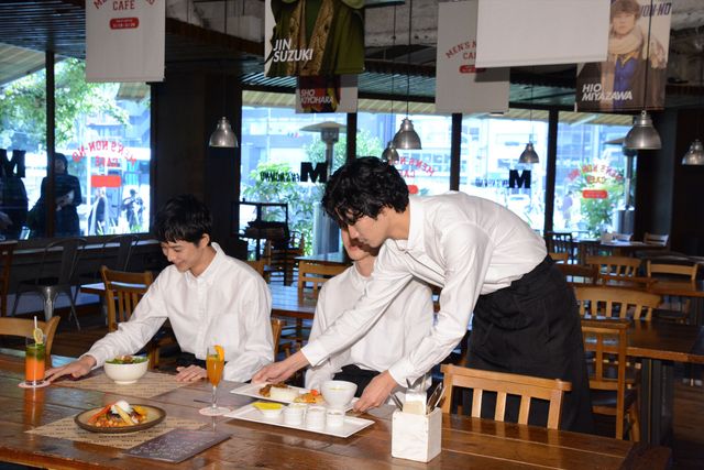 清原翔、宮沢氷魚、鈴木仁のギャルソン姿！「メンズノンノカフェ」お披露目会＜全20枚＞（7枚目）