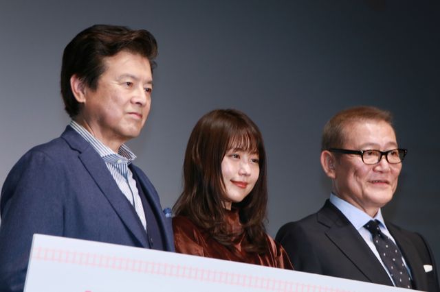 有村架純が『アウトレイジ』の2人と登壇！『かぞくいろ』公開直前イベント（13枚目）