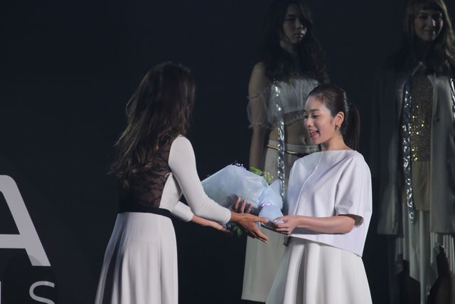 筧美和子、CMで話題の美女を前に照れまくり！フォトギャラリー：フォトギャラリー