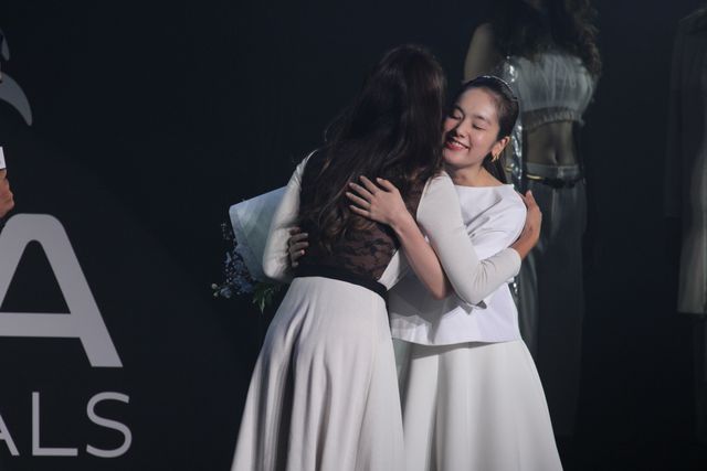 筧美和子、CMで話題の美女を前に照れまくり！フォトギャラリー（2枚目）