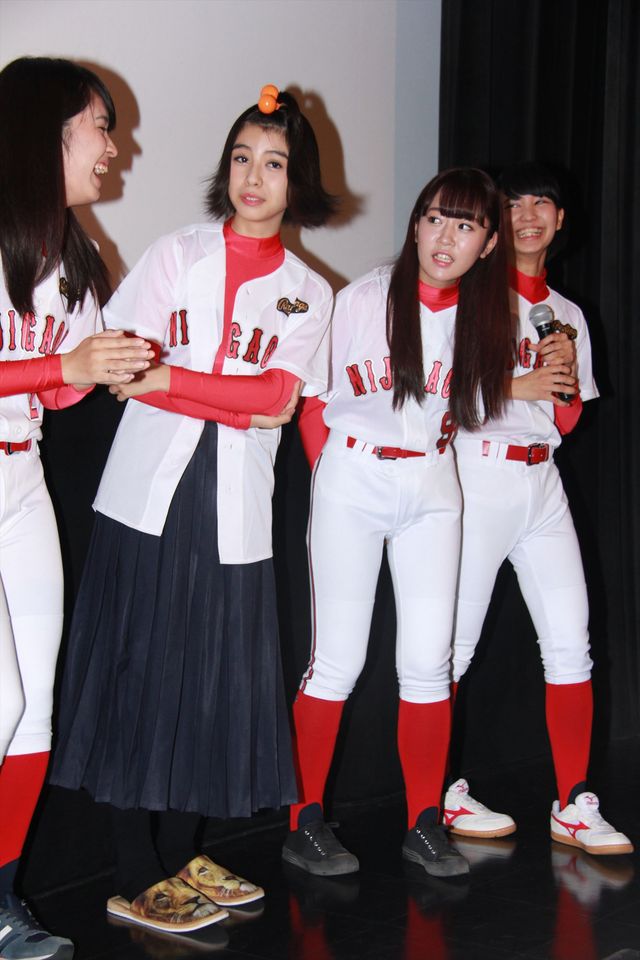 HKT48多田愛佳＆SUPER☆GiRLS田中美麗らアイドル勢ぞろい！青春映画『ソフテン！』公開記念イベント写真ギャラリー（8枚目）