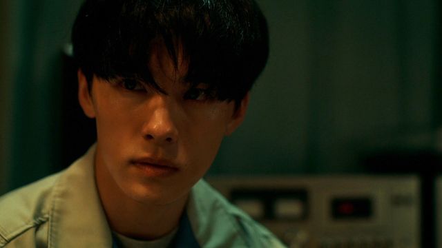 川西拓実の真剣な表情…ショート・プログラム「プラス1」場面カット：フォトギャラリー