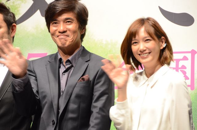 佐藤浩市、本田翼にデレデレ!?映画『起終点駅　ターミナル』完成会見フォトギャラリー：フォトギャラリー