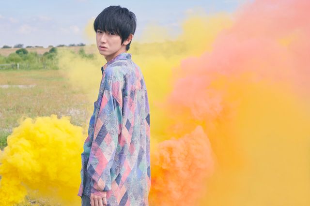 本郷奏多、自身4作目のカレンダー「本郷奏多カレンダー2019 -Color of Kanata-」（4枚目）
