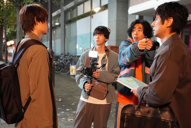 生駒里奈演じる謎の女…ドラマ「真犯人フラグ」第5話場面カット（6枚目）