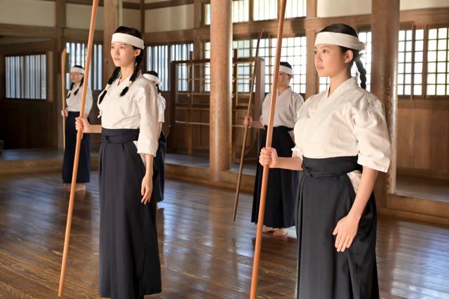 うさ子（志田彩良）がのぶ（今田美桜）に勝つ…朝ドラ「あんぱん」第25回（2枚目）