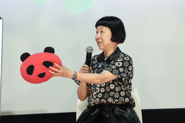 ふせえり“あずきパンダちゃん”生披露！三木聡監督、村松利史と『亀は意外と速く泳ぐ』舞台挨拶：フォトギャラリー