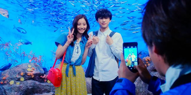 【3枚】映画『あのコの、トリコ。』吉沢亮＆新木優子の仲良しデートショット：フォトギャラリー