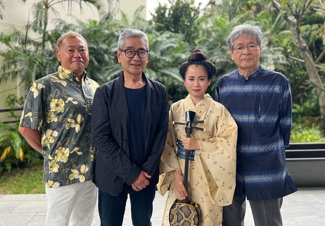 沖縄戦の悲惨さ伝えるドキュメンタリーの舞台あいさつ（3枚目）