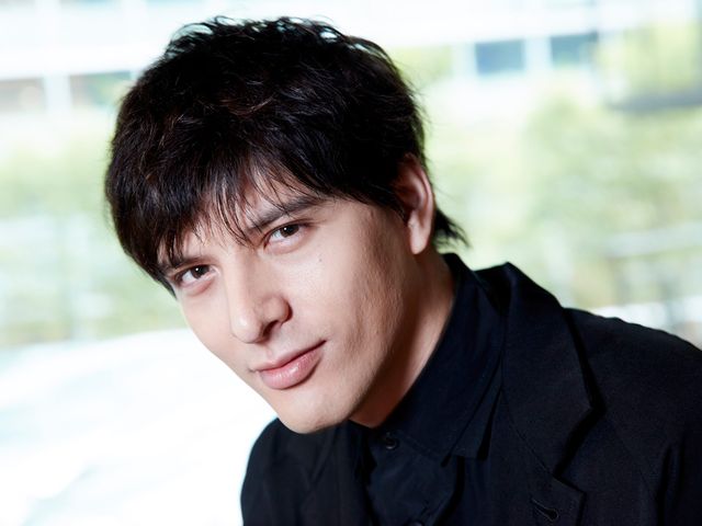 鋭く美しい眼差しに吸い込まれる…【インタビューカット集】（4枚目）