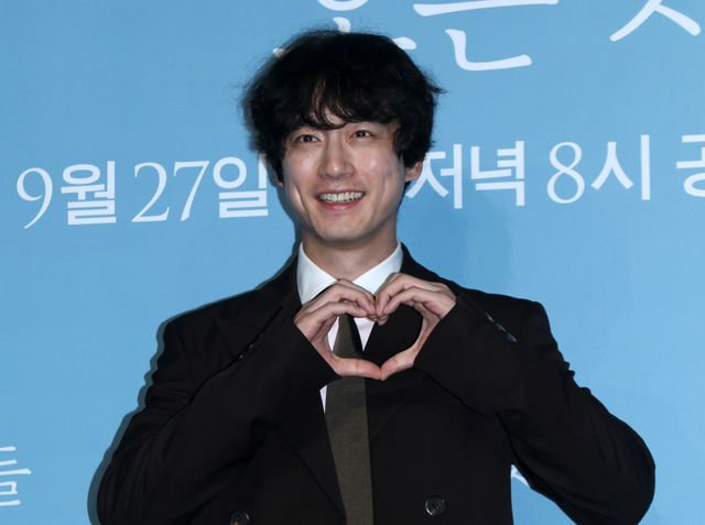 坂口健太郎＆イ・セヨン「愛のあとにくるもの」制作発表会の様子（2枚目）