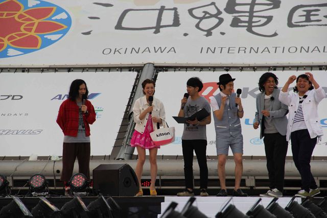 噂の2人、ピース綾部と芹那がステージ共演も綾部は関係を否定　画像ギャラリー（20枚目）