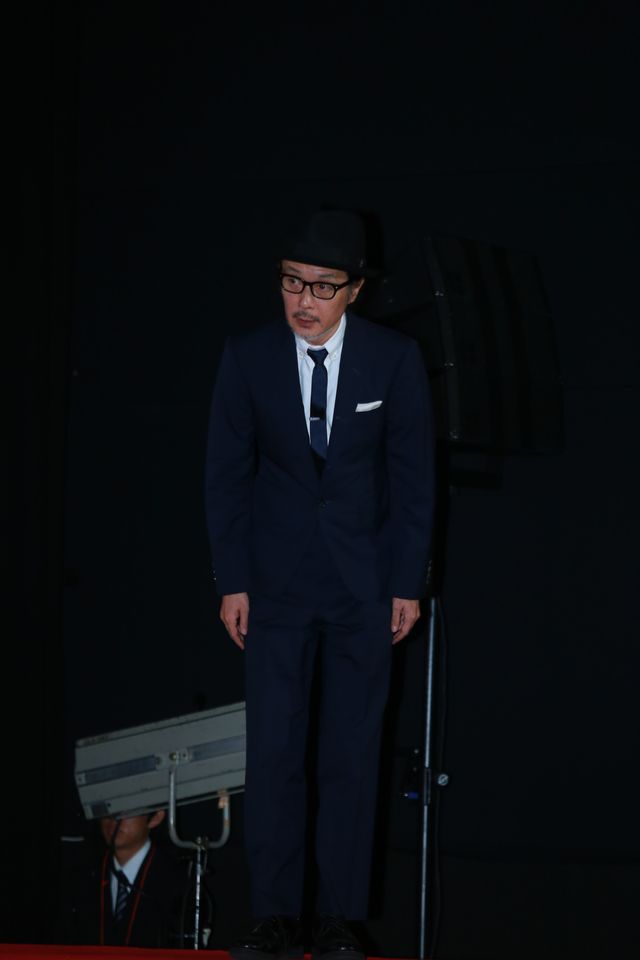 本田翼＆広瀬すずが白のふんわりドレスで登場！その透明感っぱない！東京国際映画祭が閉幕…クロージングセレモニーフォトギャラリー（13枚目）