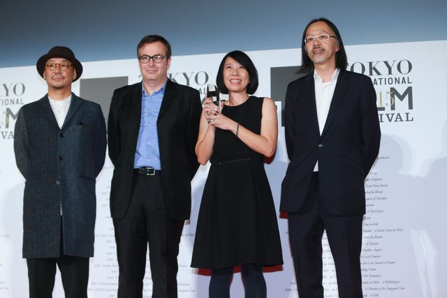 本田翼＆広瀬すずが白のふんわりドレスで登場！その透明感っぱない！東京国際映画祭が閉幕…クロージングセレモニーフォトギャラリー（36枚目）