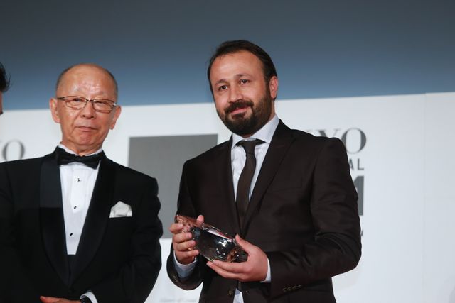 本田翼＆広瀬すずが白のふんわりドレスで登場！その透明感っぱない！東京国際映画祭が閉幕…クロージングセレモニーフォトギャラリー（37枚目）