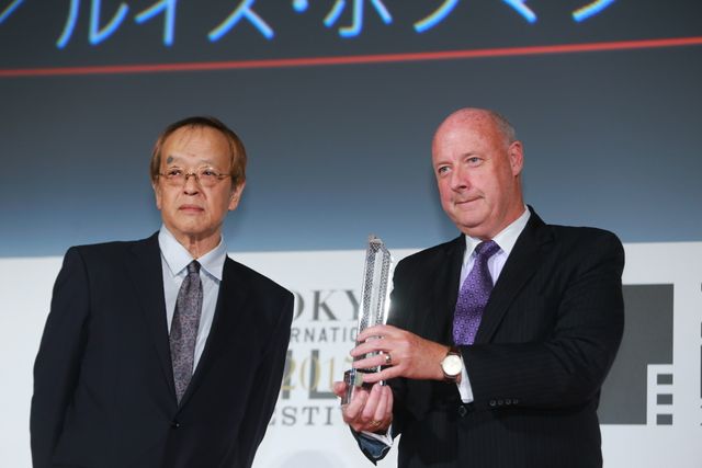 本田翼＆広瀬すずが白のふんわりドレスで登場！その透明感っぱない！東京国際映画祭が閉幕…クロージングセレモニーフォトギャラリー（40枚目）