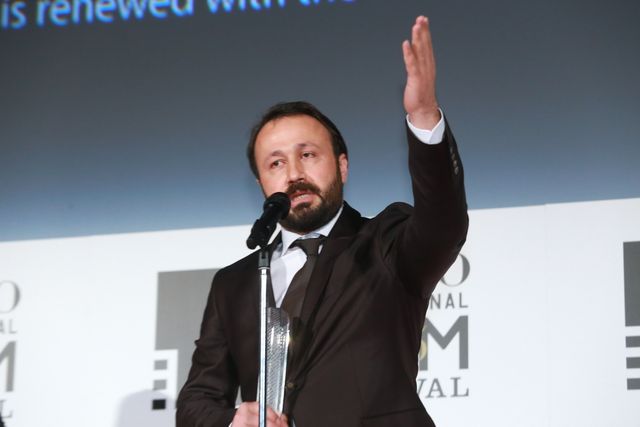 本田翼＆広瀬すずが白のふんわりドレスで登場！その透明感っぱない！東京国際映画祭が閉幕…クロージングセレモニーフォトギャラリー（46枚目）