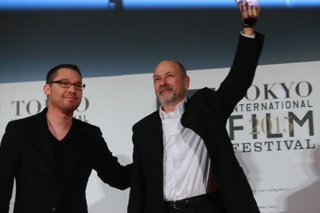 本田翼＆広瀬すずが白のふんわりドレスで登場！その透明感っぱない！東京国際映画祭が閉幕…クロージングセレモニーフォトギャラリー（49枚目）