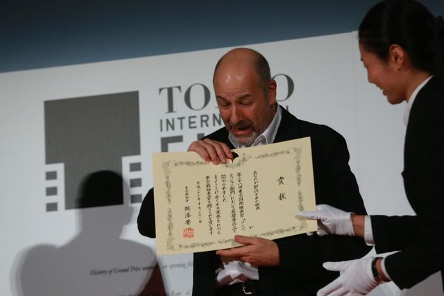 本田翼＆広瀬すずが白のふんわりドレスで登場！その透明感っぱない！東京国際映画祭が閉幕…クロージングセレモニーフォトギャラリー（52枚目）