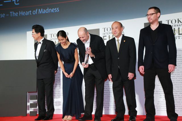 本田翼＆広瀬すずが白のふんわりドレスで登場！その透明感っぱない！東京国際映画祭が閉幕…クロージングセレモニーフォトギャラリー（59枚目）