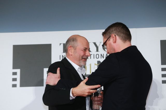 本田翼＆広瀬すずが白のふんわりドレスで登場！その透明感っぱない！東京国際映画祭が閉幕…クロージングセレモニーフォトギャラリー（63枚目）