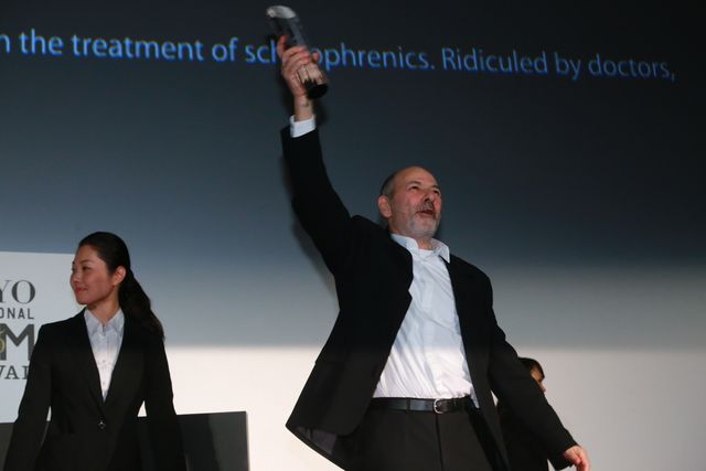 本田翼＆広瀬すずが白のふんわりドレスで登場！その透明感っぱない！東京国際映画祭が閉幕…クロージングセレモニーフォトギャラリー（66枚目）